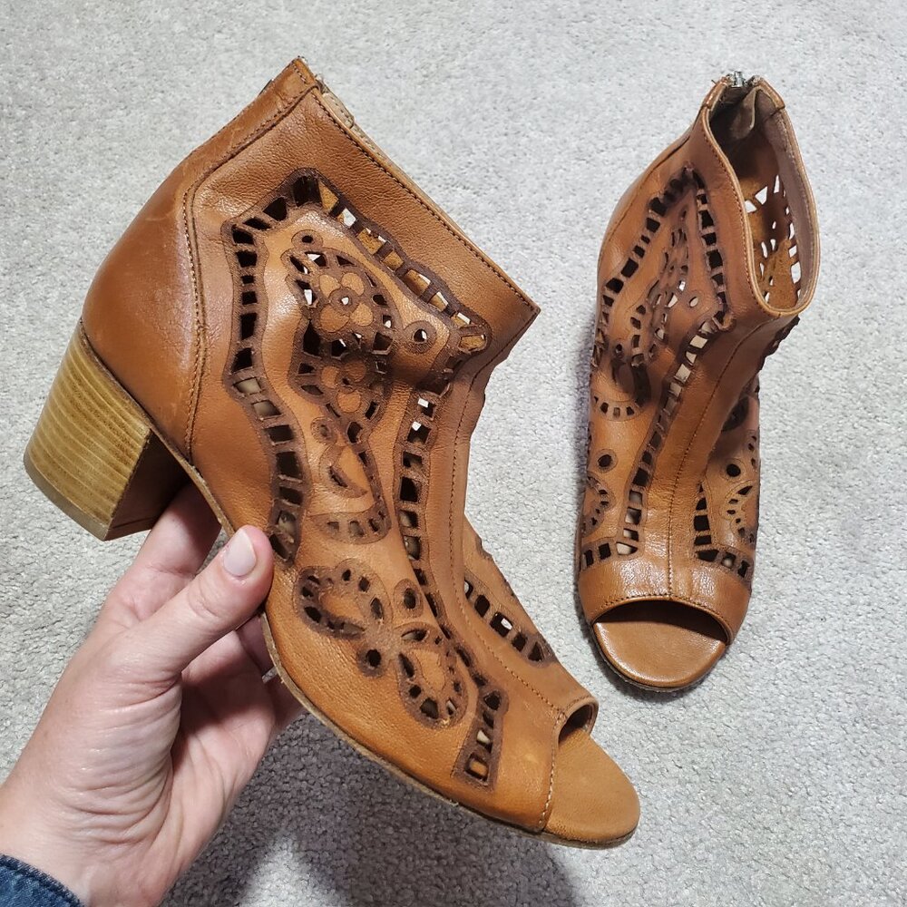 RON WHITE Italian Leather, Laser Cut, Peep Toe Ankle Booties - Size 39 (US 8.5)